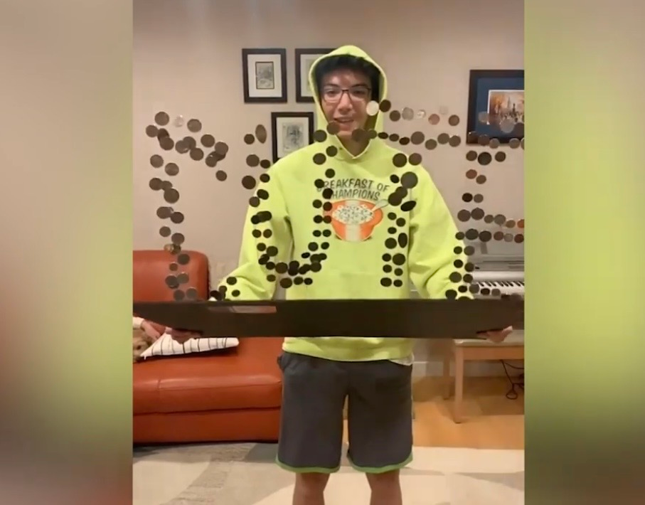 Teen’s Coin Trick Spells ‘YOU ARE CUTE’ in Mid-Air:Internet Can’t Get Enough
