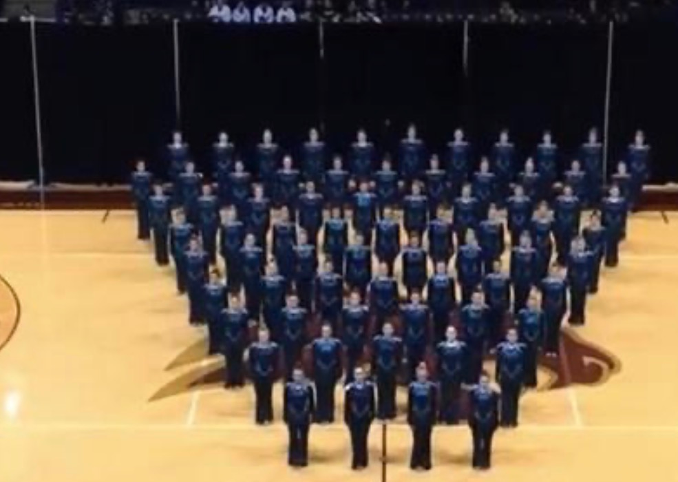 Une performance de high kick à couper le souffle qui laisse le public sans voix