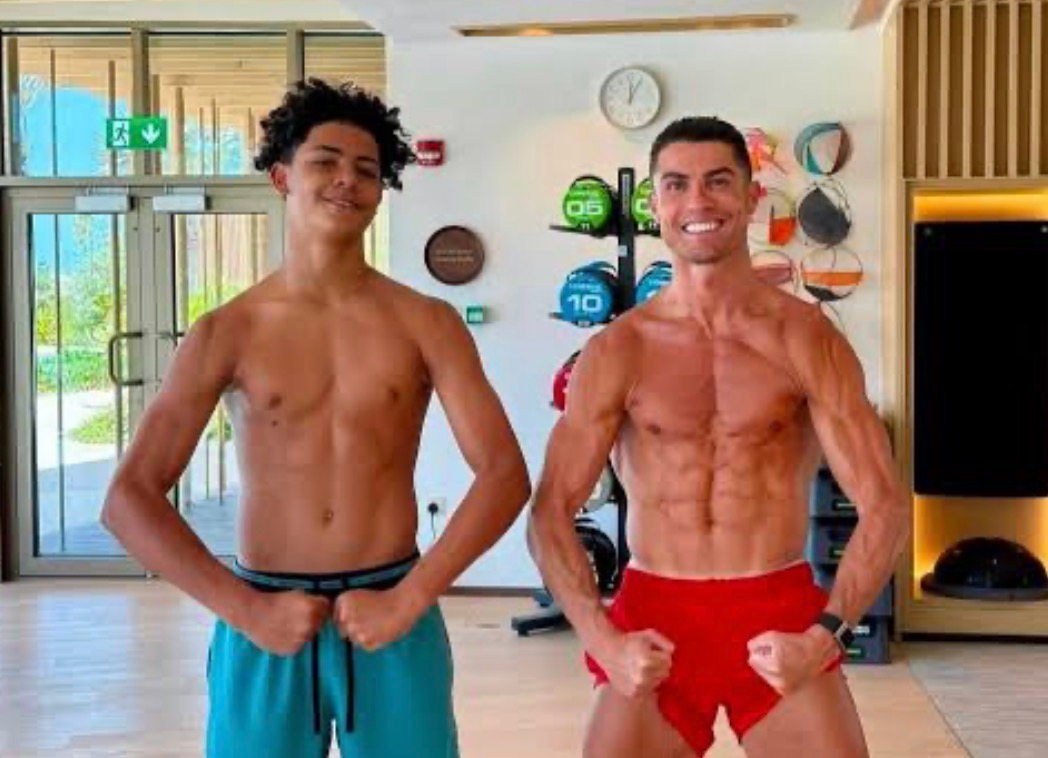 The personal chef of legendary footballer Cristiano Ronaldo has revealed the main secret behind his incredible shape after the age of 40 — the rejection of one popular food product.