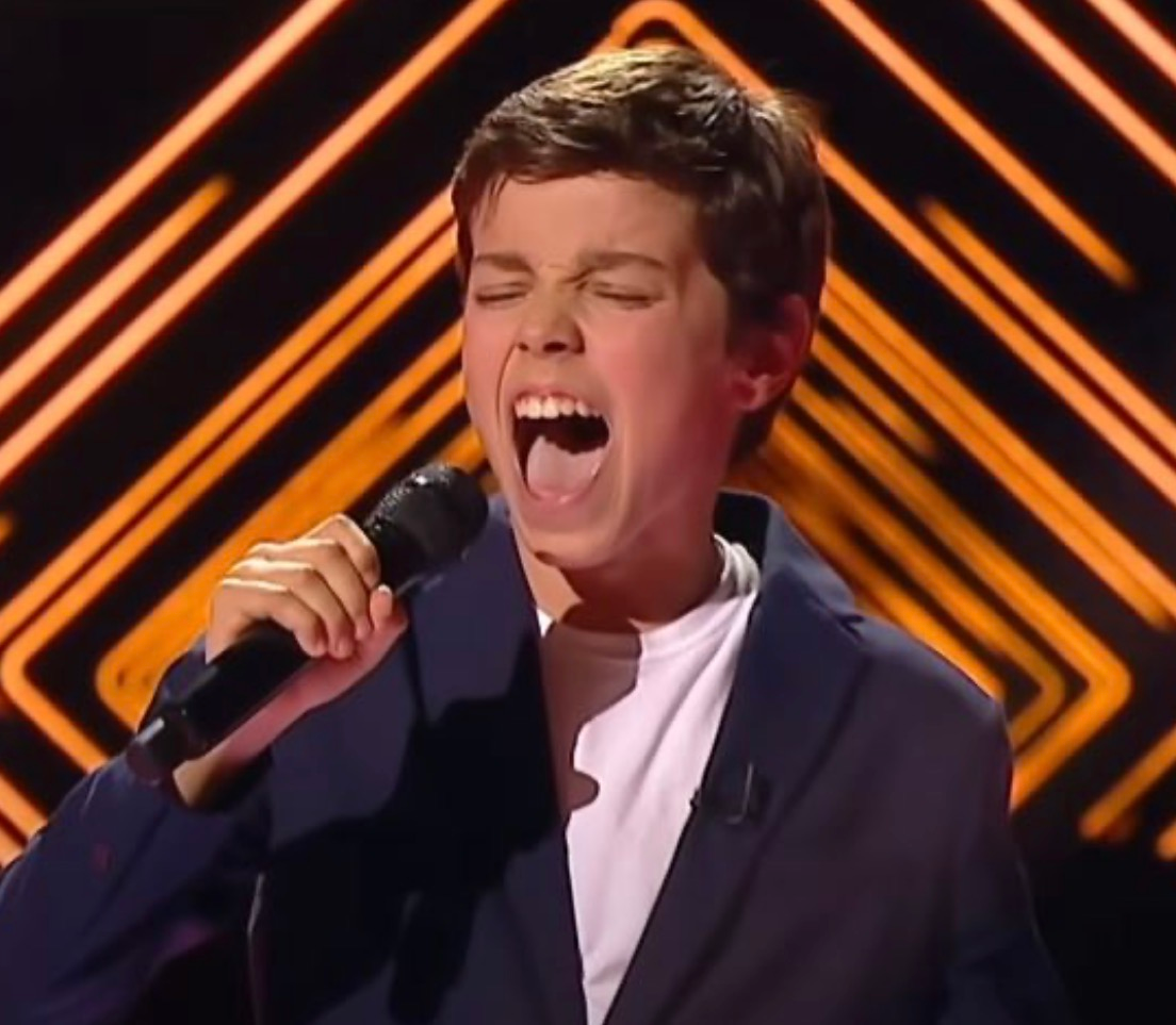 Un niño sorprende a todos en The Voice Kids Portugal con una emotiva versión de ‘Believe’  de Cher