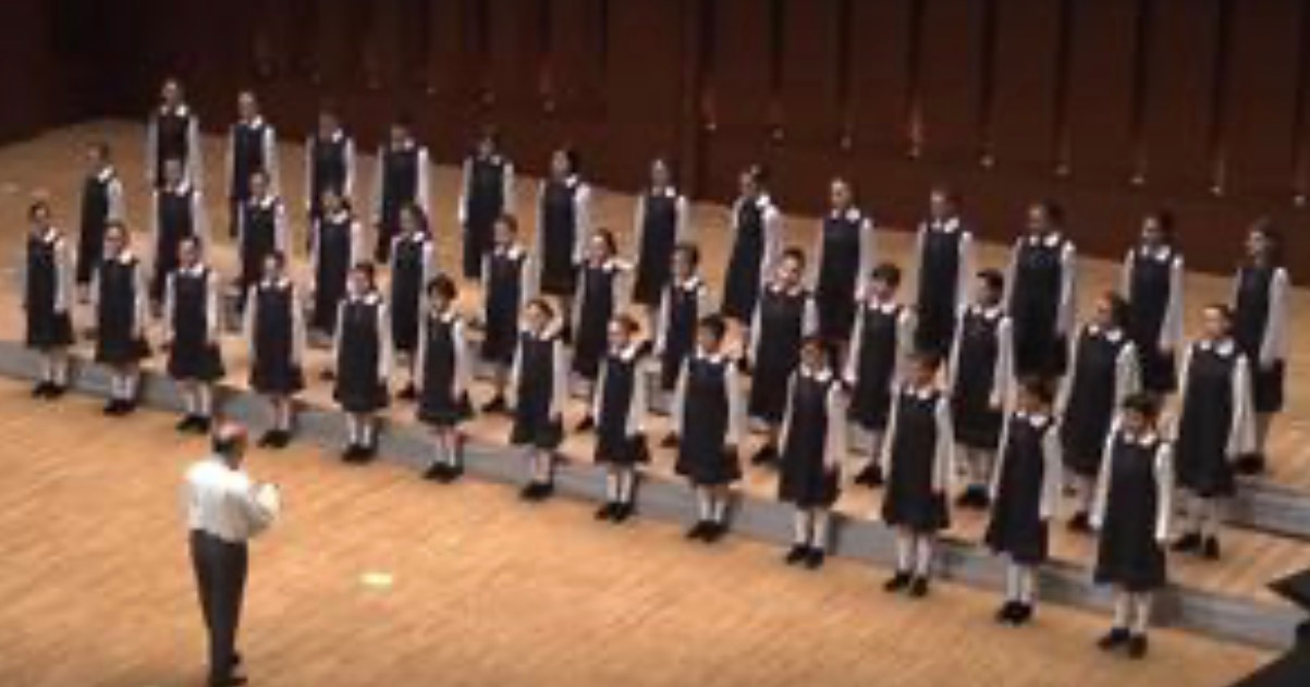 Young Singers Perform ‘Edelweiss’ From ‘The Sound of Music’ With Angelic Voices