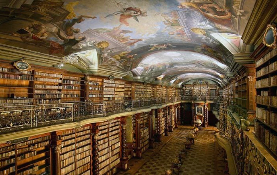 La biblioteca más hermosa del mundo: el Clementinum junto al Puente de Carlos en Praga